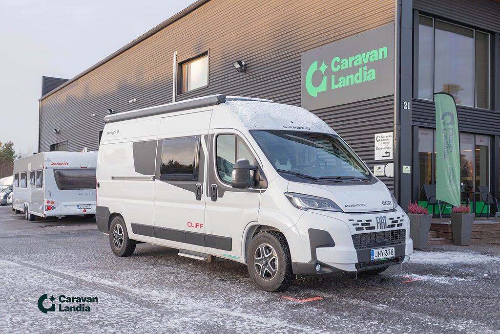 Sunlight Cliff 602 Adventure 2.2. Mjet ** LÅNGBÄDD, AUTOMAT, DRAGKROK **