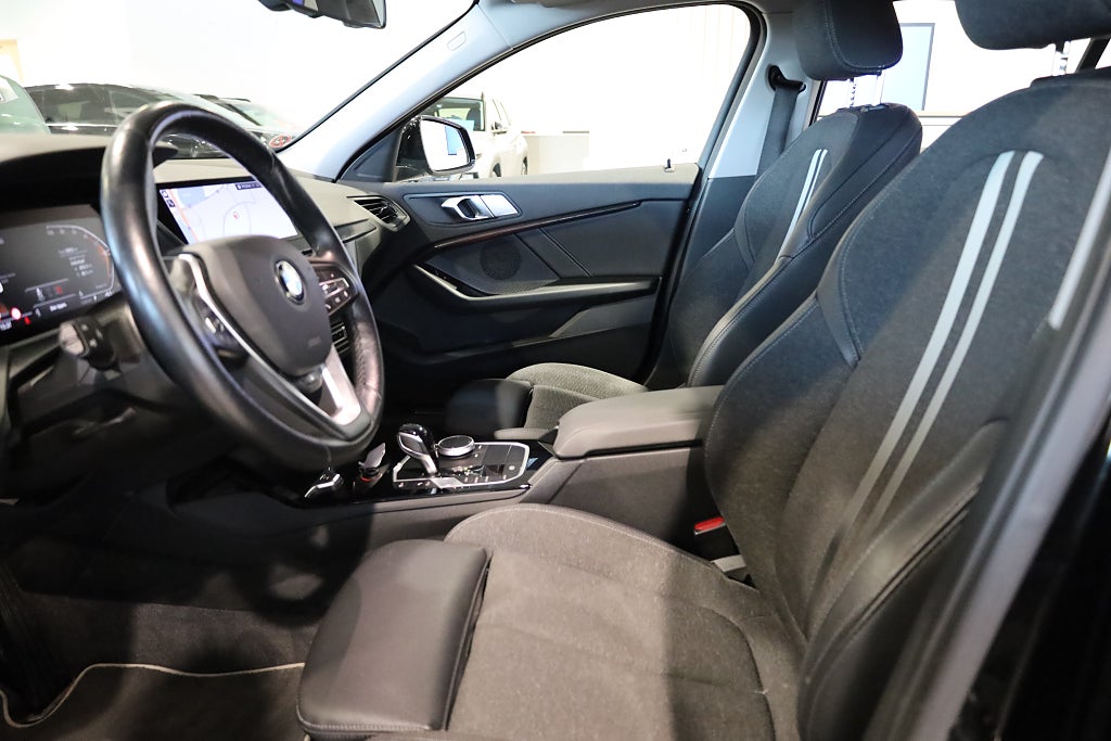 BMW 118I Sportline AUT Navi CarPlay PDC Rattvärme 2022