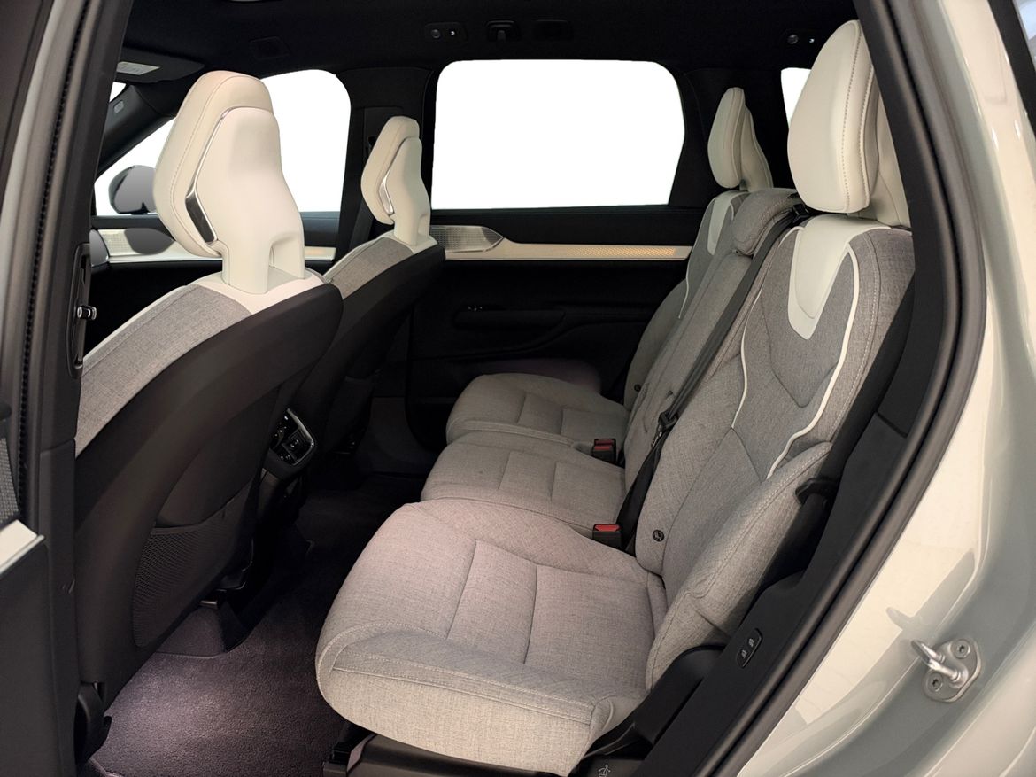 Volvo EX90 2025, photo 4/10