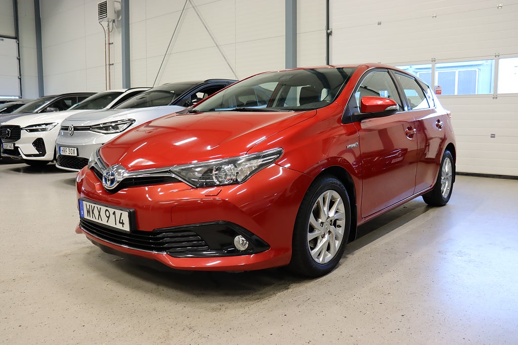 Toyota Auris Hybrid e-CVT Active 1-Ägare B-Kam M-Värm Navi 136hk