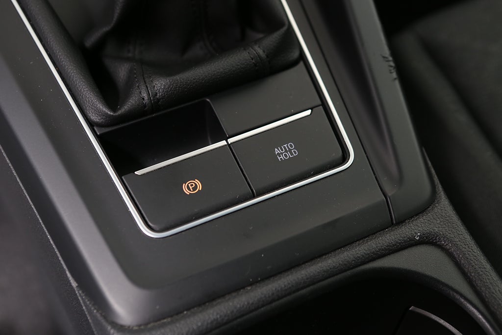 Volkswagen Golf 1,0 TSI 110HK P-Värmare Dragkrok Kamera 2022