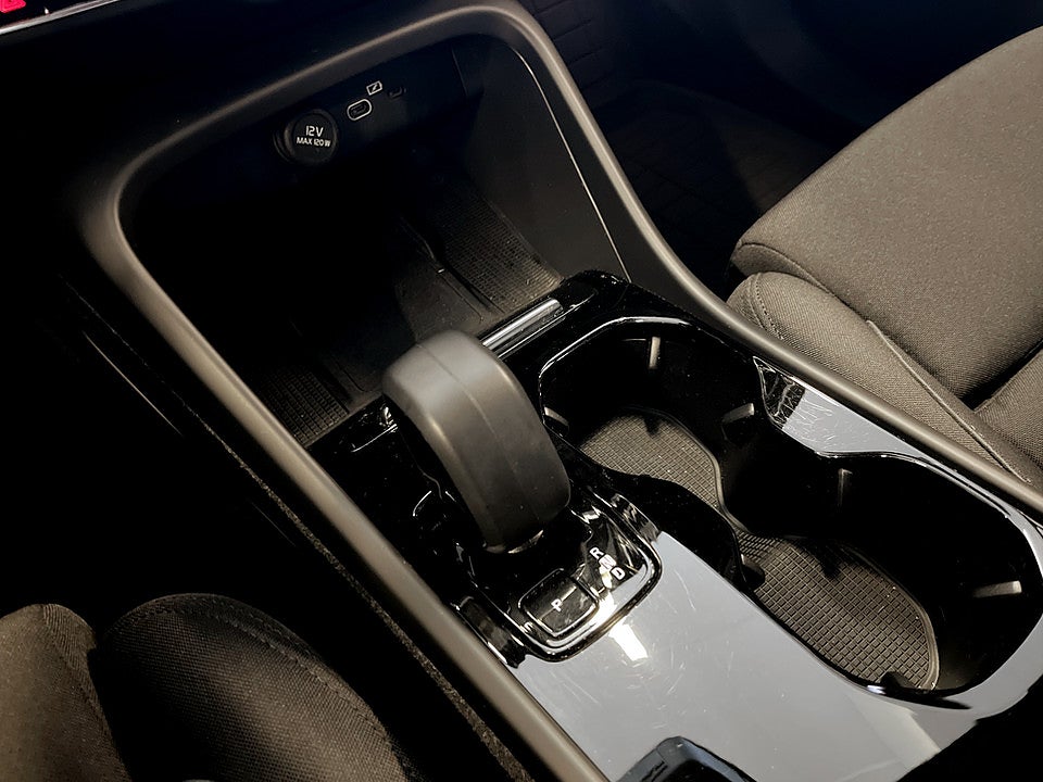 Bild på Volvo XC40 Core Recharge Single Motor 230hk Aut B-KAMERA CARPLAY