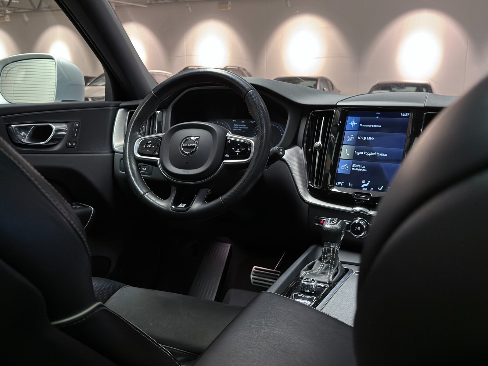 Volvo XC60 T5 AWD R-Design 254hk | Drag | Panorama | Klimatpaket 2018 - miniatyr 19