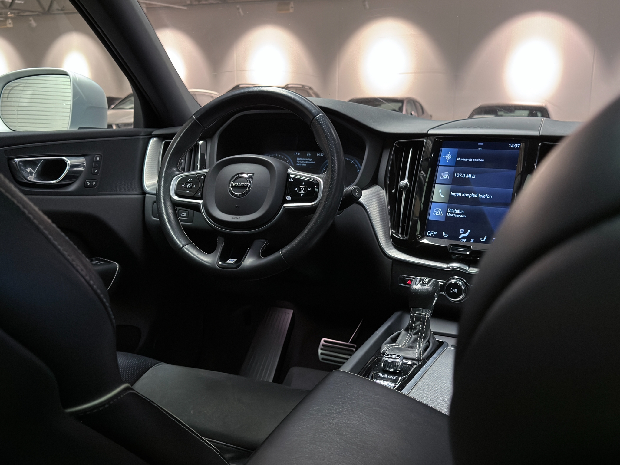 Volvo XC60 T5 AWD R-Design 254hk | Drag | Panorama | Klimatpaket 2018 - miniatyr 41