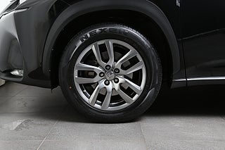 SUV Lexus NX 8 av 24