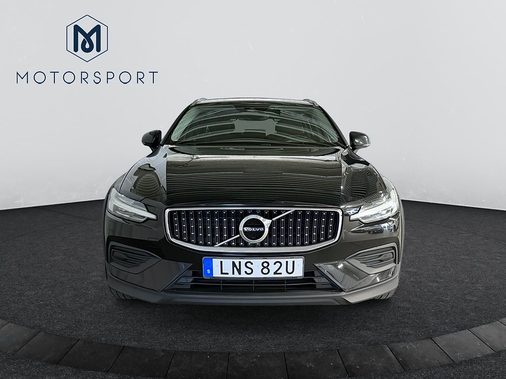 Volvo V60 Cross Country D4 AWD Aut DRAG Värmare Adap farth Carplay Navi bild 9