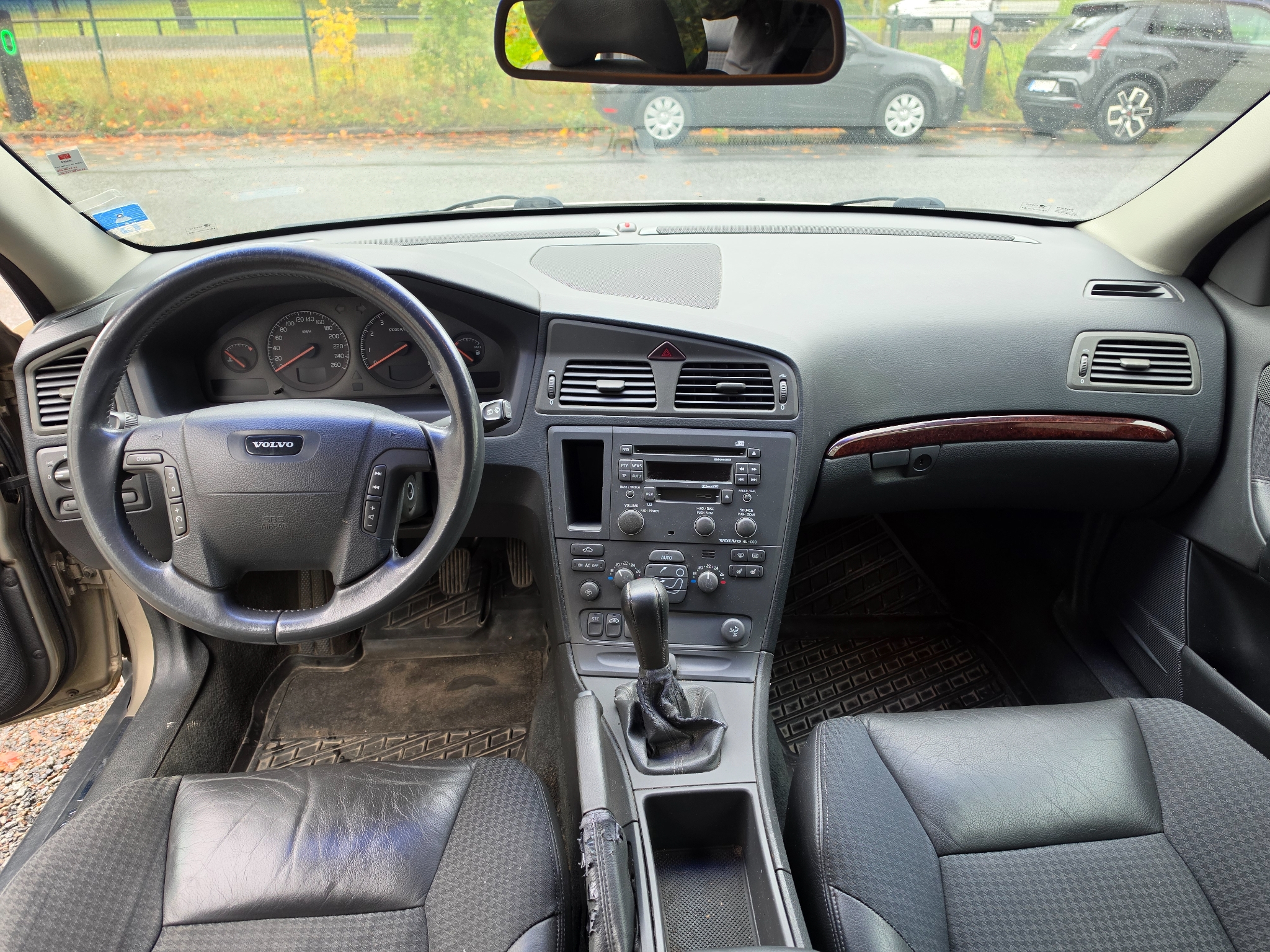 Volvo V70 2.4 2001, photo 6/10