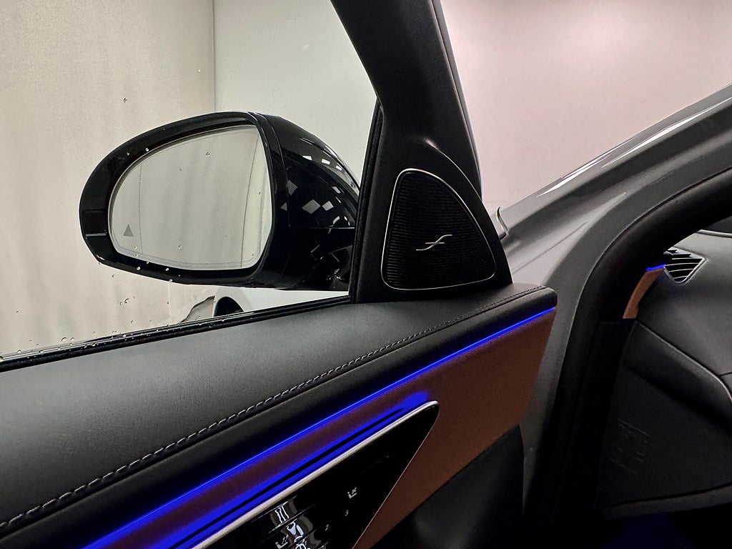 Mercedes-Benz E 2024 - miniatyr 12