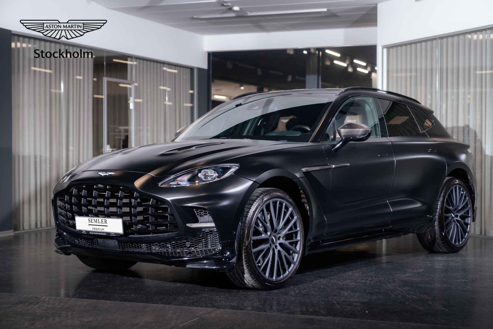 Aston Martin DBX