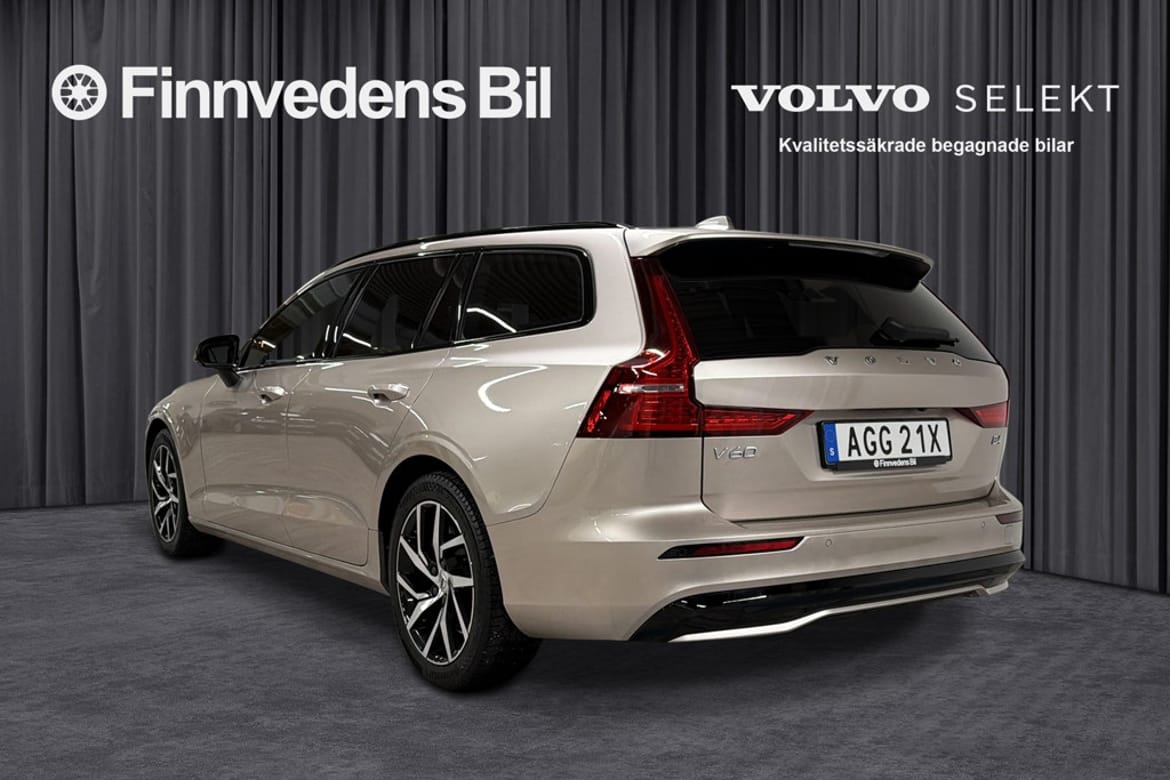 Volvo V60 B4 Diesel Plus Dark 2023, bild 3/10