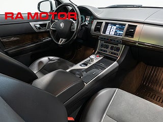 Sedan Jaguar XF 8 av 23