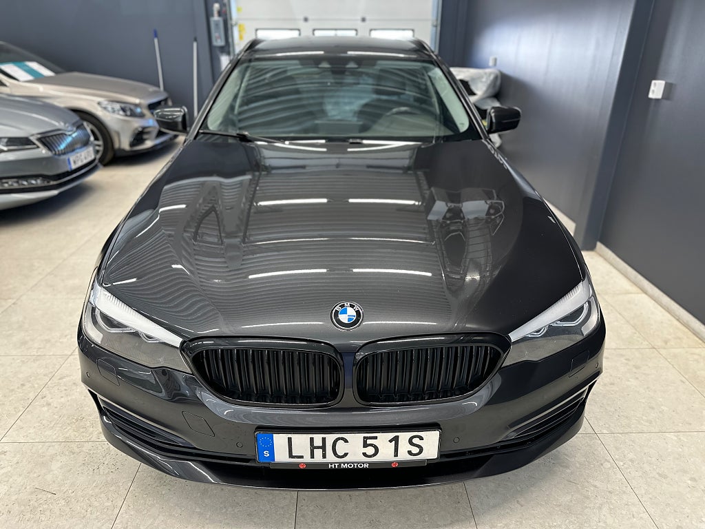 BMW 520d xDrive Touring Sport line4.99%/M-Ratt/B-Kamera/NAV/Drag