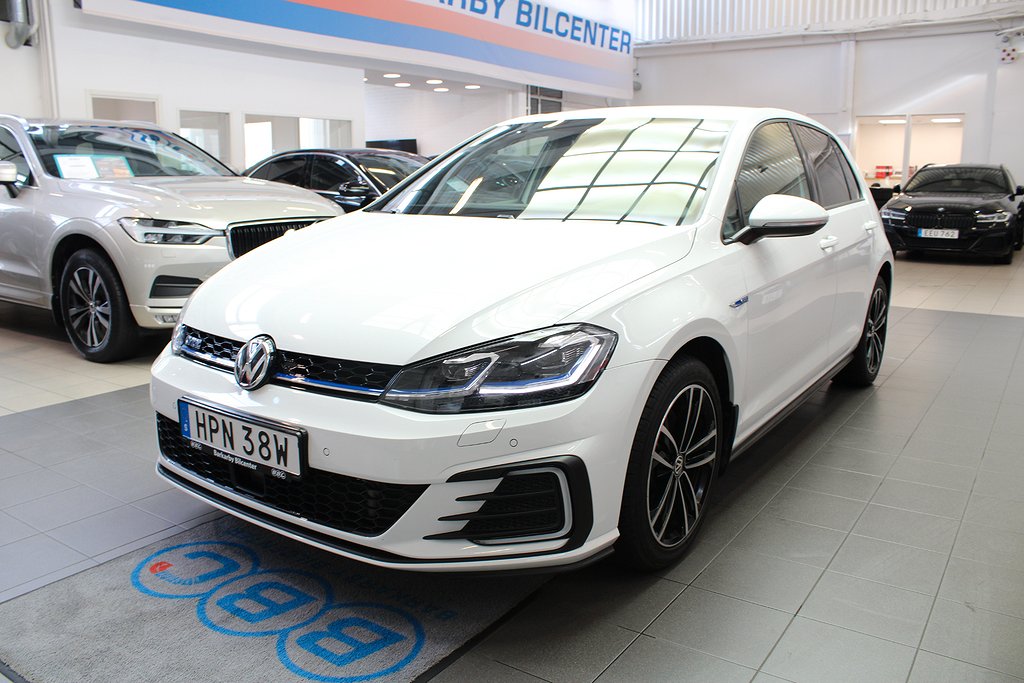 Volkswagen Golf GTE DSG/Cockpit/Adaptiv/PDC/Värmare/moms