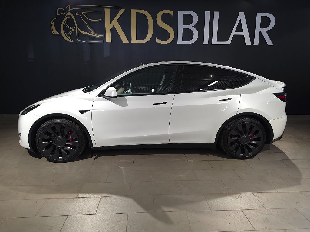 Tesla Model Y Performance 534hk 4WD | Panorama | Navi | Drag | LED