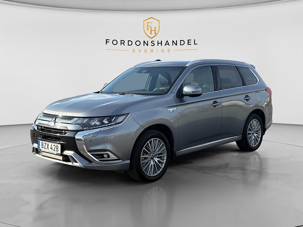 Mitsubishi Outlander PHEV Business Drag Skinn 360 Keyless Rattvärme Nybesikt