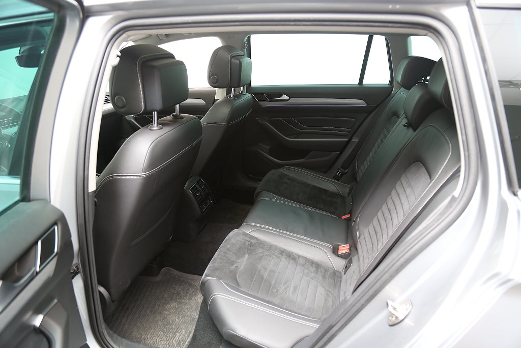 Volkswagen Passat Sportscombi GTE Executive Cockpit Panorama Värmare Drag 2020