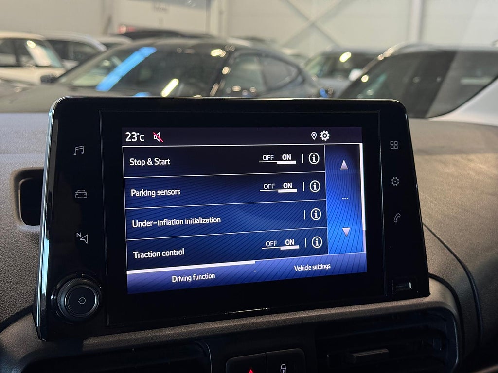 Toyota ProAce City 1.2 Turbo Sv-Såld *3,99%*Kamera Skåpbil Automat