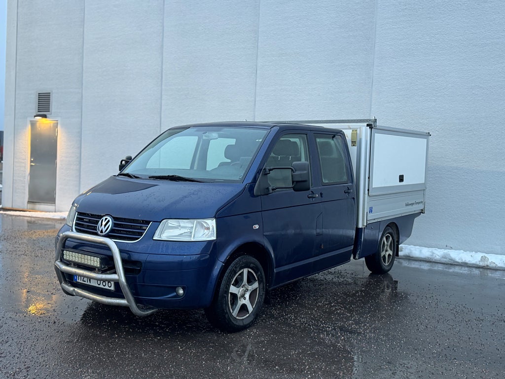 Volkswagen Transporter Chassi Dubbelhytt T30 2.5 TDI Skåp