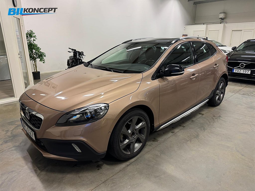 Volvo V40 Cross Country D2 Summum/Panorama/Drag/Nybesikt