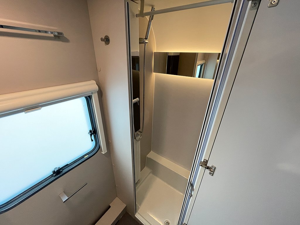 Adria Adora 573 PT / ALDE / Tält / Mover / Barnkammare /  - Adria