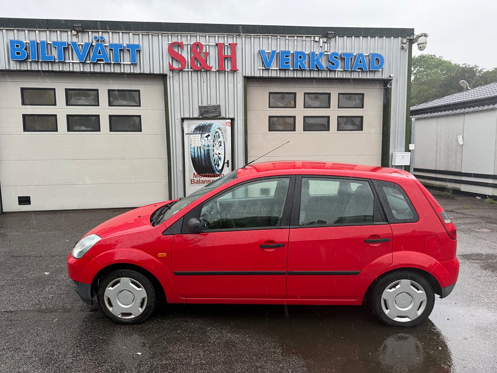 Ford Fiesta 5-dörrar 1.3 Euro 4