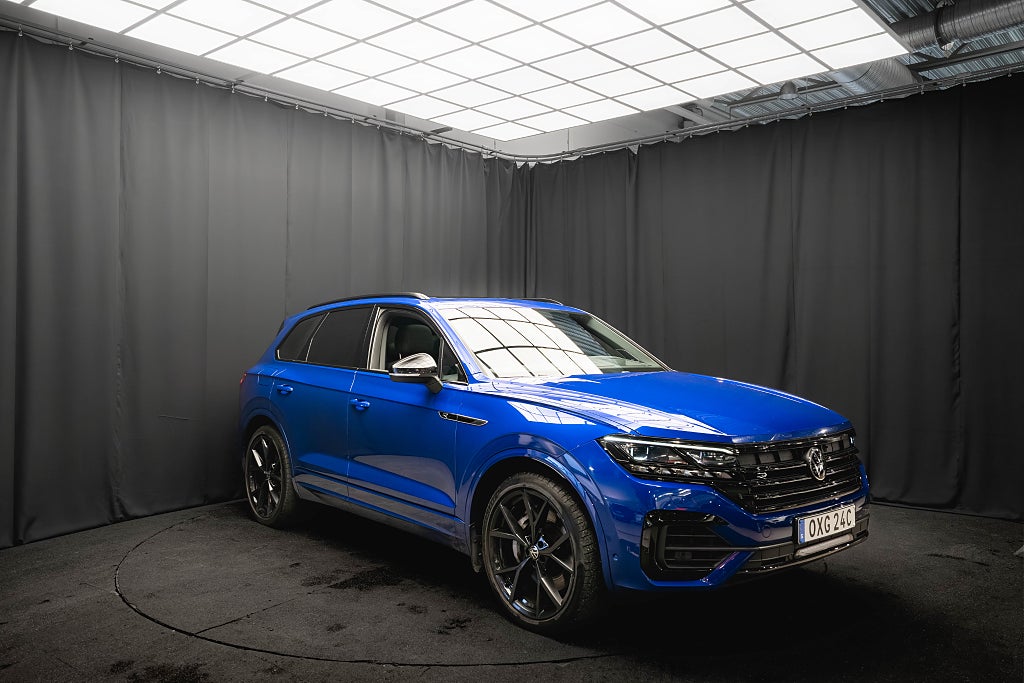 Volkswagen Touareg R eHybrid V6 TSI 4M PANO LUFT 22'' DRAG N-VISION MOMS