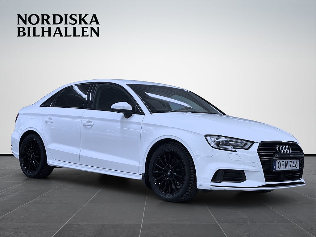 Audi A3 Sedan 2.0 TDI S Tronic Comfort Nyservad Cockpit GPS