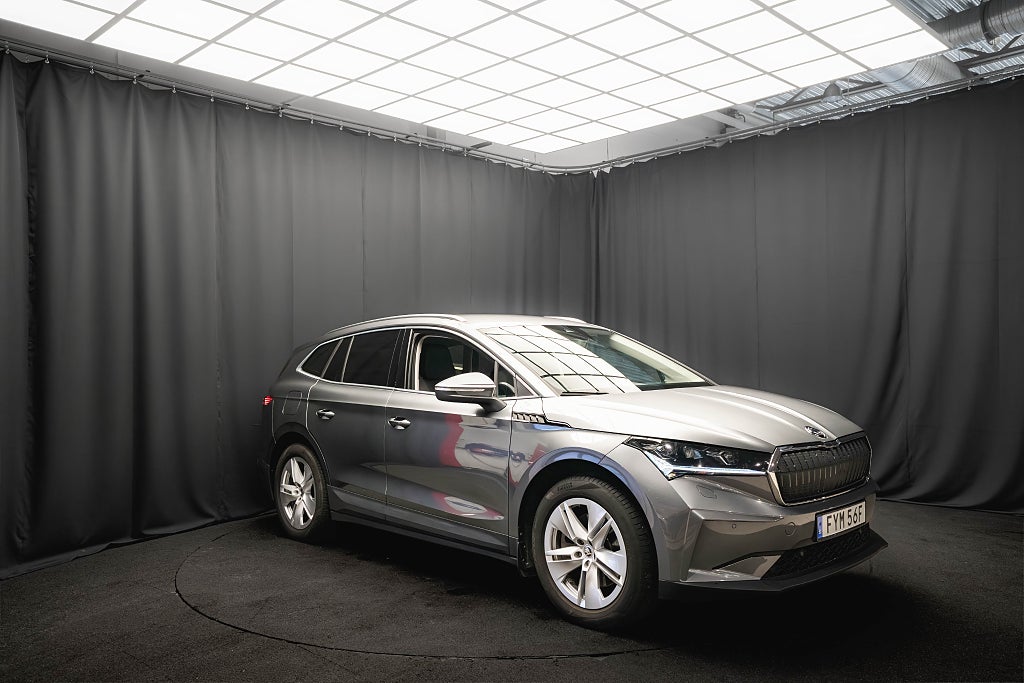 Skoda Enyaq iV 85 PLUS PAKET DRAG KAMERA ELSTOL 99.9% SoH 1-ÄGARE MOMS