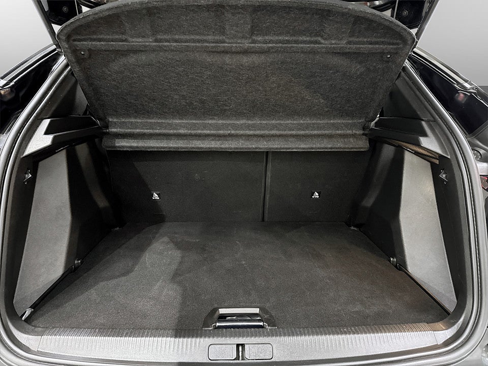 Bild på Peugeot 2008 GT 1.2 PT 130hk Aut - ELSTOL,B-KAMERA,CARPLAY