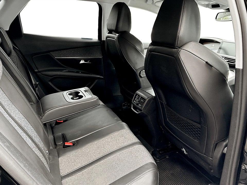 Bild på Peugeot 3008 Allure 1.2 PT 130hk DRAG P-SENSORER