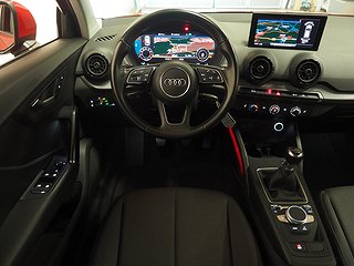 Kombi Audi Q2 10 av 19