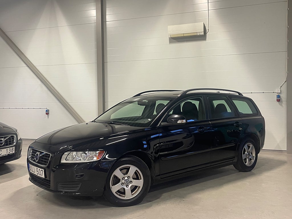 Volvo V50 2.0F 145hk 2-Ägare Dragkrok Nyservad 