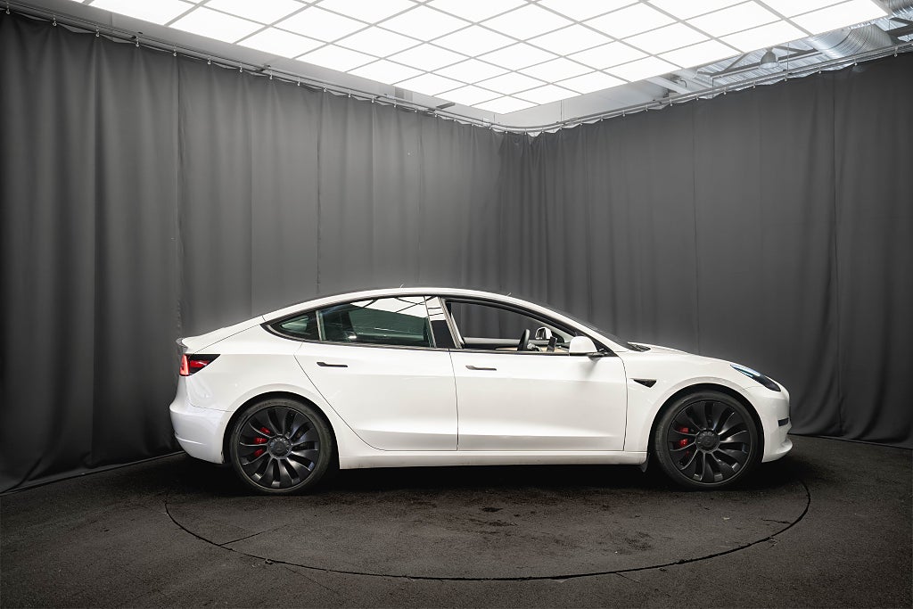 Tesla Model 3 Performance AWD PANO 20'' LÄDER KAMERA MOMS 513hk