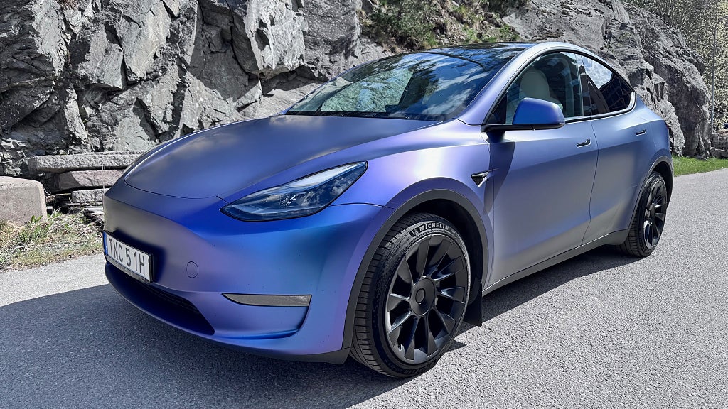 Tesla Model Y Long Range AWD Autopilot Panorama Drag Moms-1 ägare
