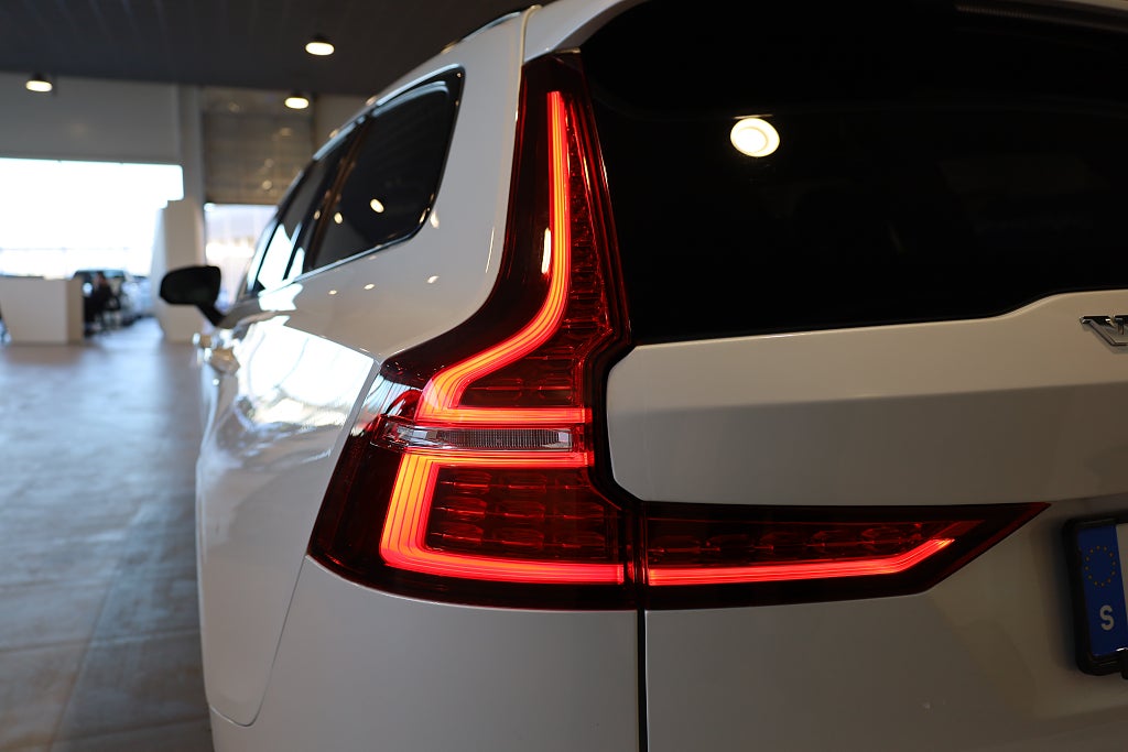 Volvo V60 Recharge T8 AWD 392hk R-Design Aut Kamera Leasbar