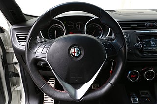 Halvkombi Alfa Romeo Giulietta 15 av 23