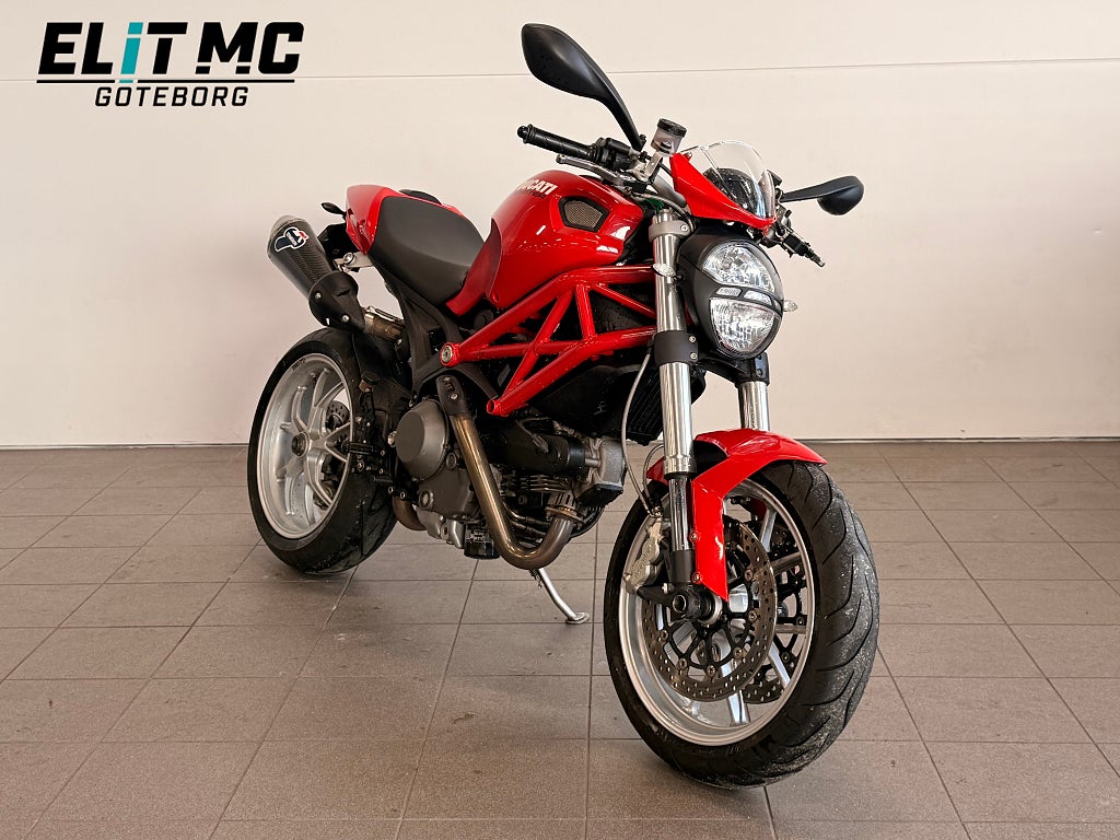 Ducati Monster 1100 EVO | Nyservad | Välvårdad | Termignoni