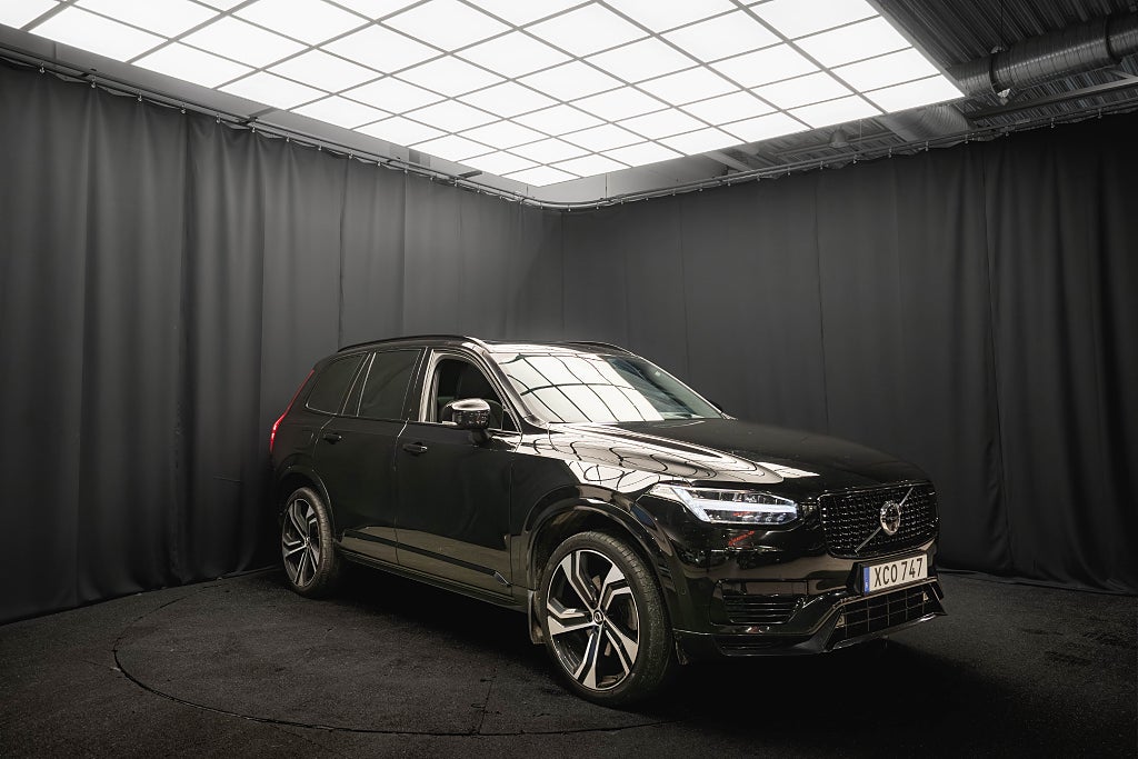 Volvo XC90 Recharge T8 AWD R-Design 7-sits PANO B&W LUFT DRAG MOMS