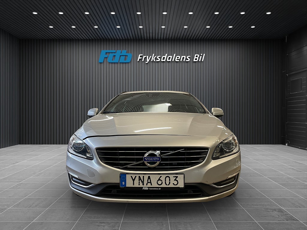 Volvo V60 2018 - miniatyr 2