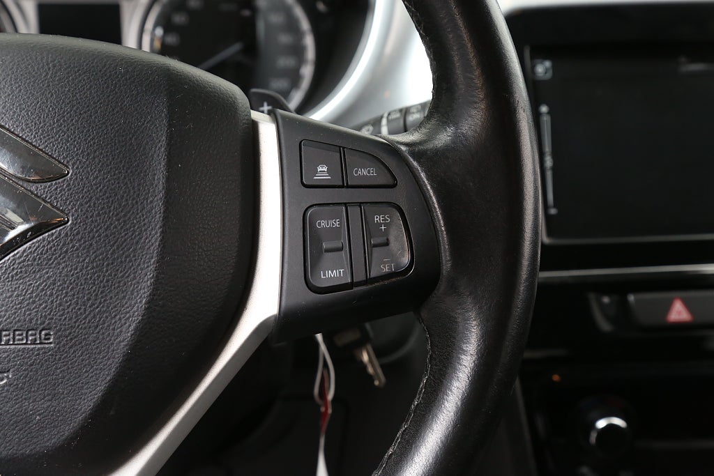 Suzuki Vitara 1,6 VVT AllGrip GL Plus Aut Kamera Motorv Dragkrok 2016