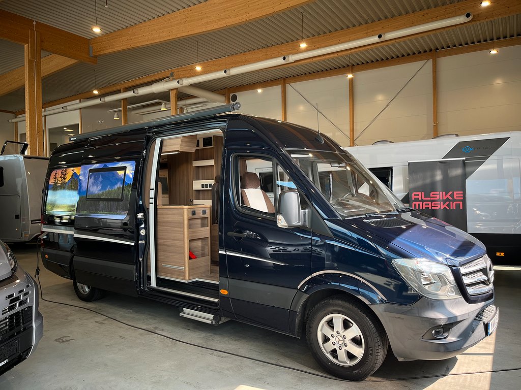 Swan 699 - Bravia Swan 699 / Mercedes / Långbädd / Solcell / Drag /Auto