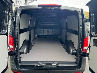 Transportbil - Skåp Mercedes-Benz Vito 15 av 21