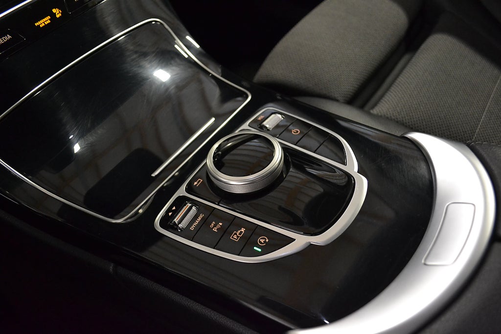 Mercedes-Benz C 200 T 184hk 4MATIC Avantgarde | Drag | Kamera | Navi | 2020
