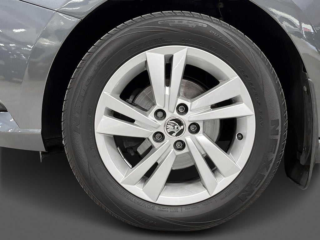 Skoda Fabia Kombi 1.0 TSI Style 95hk manuell "Drag" – bild 16