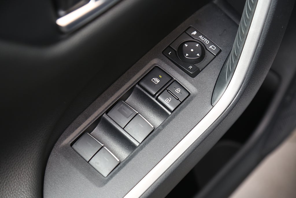 Toyota RAV4 2,5 Hybrid AWD-i E-CVT 222hk Leasbar 2025