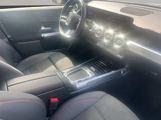 SUV Mercedes-Benz GLB 4 av 8