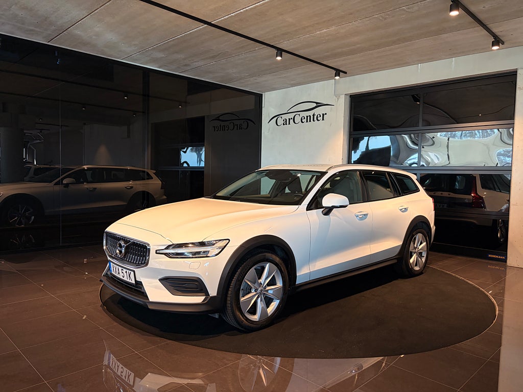 Volvo V60 Cross Country B4 AWD | Automat | Dragkrok |  Navi | Digital | MOMSBIL
