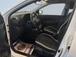 Hyundai i10 1.0 blue Essential S&V-hjul Rattvärme Fullservad – bild 13