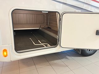 Husbil-halvintegrerad Kabe TMRX 780 LXL 10 av 30