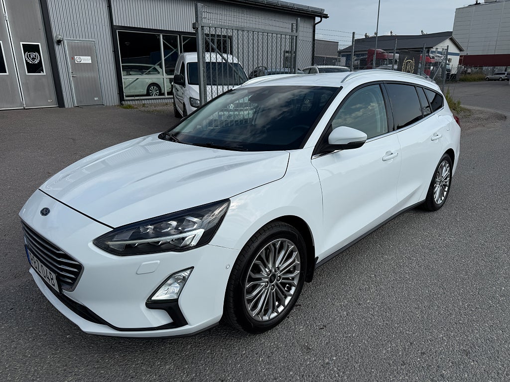 Ford Focus Kombi 1.5 EcoBlue Titanium Plus 1 ägare Värmare Navi